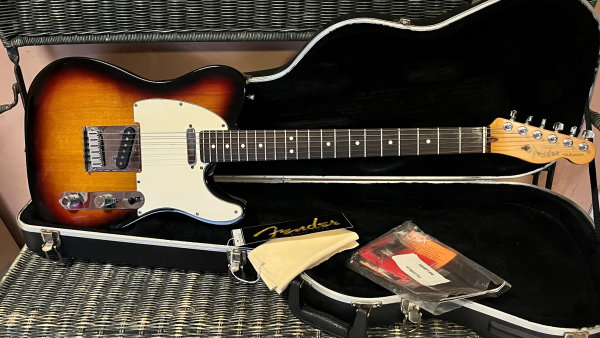 Preview: 1998 Fender American Standard Telecaster RW 3TS with Case - 2nd Hand Preview: 1998 Fender American Standard Telecaster RW 3TS with Case - 2nd Hand