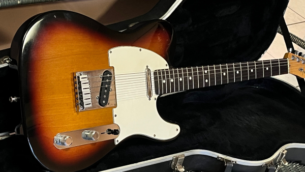 Preview: 1998 Fender American Standard Telecaster RW 3TS with Case - 2nd Hand Preview: 1998 Fender American Standard Telecaster RW 3TS with Case - 2nd Hand